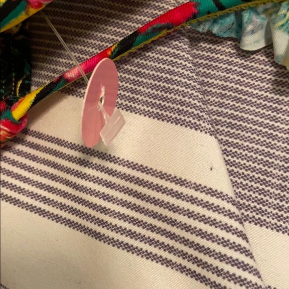 Tropical deep V ruffle one piece bathing suit - Picture 6 of 6